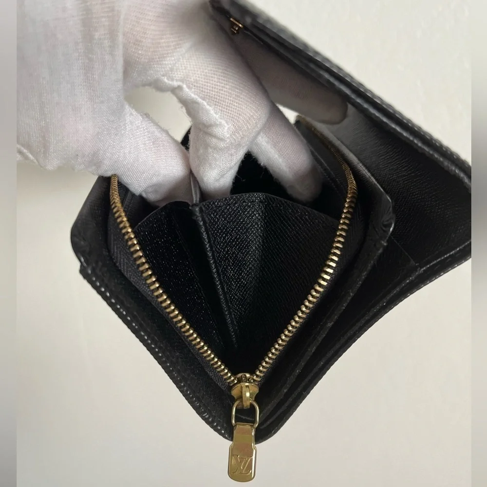 LOUIS VUITTON Black Epi Bifold Wallet Porte-Monnaie Tresor BNWOT 2003